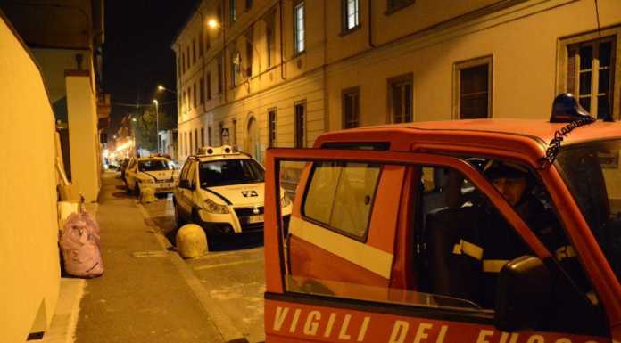 Crolla il controsoffitto di un’aula, disagi alla Tommaso Grossi