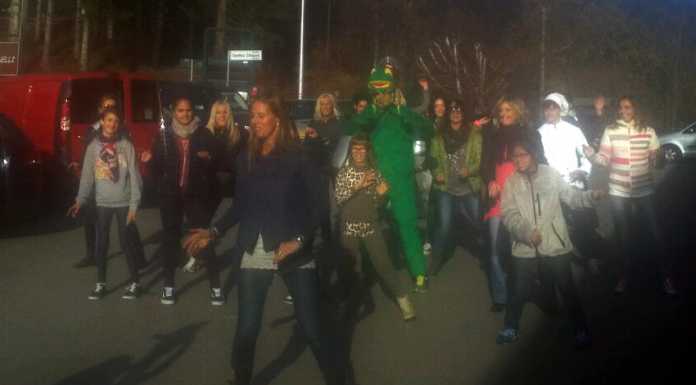 Ai Resinelli un flash mob di zumba per festeggiare il compleanno…