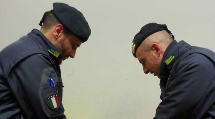 Musicista russo tenta di passare il confine con 58mila €, preso dalla Gdf