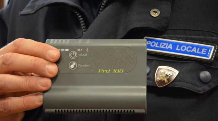 Consegnati ai vigili i rilevatori di radiazioni. “Agenti e città più sicuri”