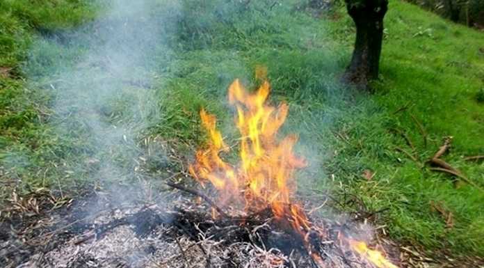 Fuochi all’aperto e camini: mandellesi, attenti alle normative!