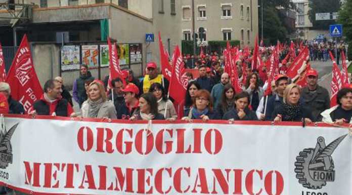 Sciopero Fiom: alta adesione, in 300 da Lecco al corteo milanese