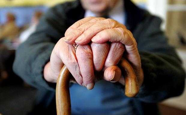 Tenta di truffare un anziano per strada: denunciata 21enne