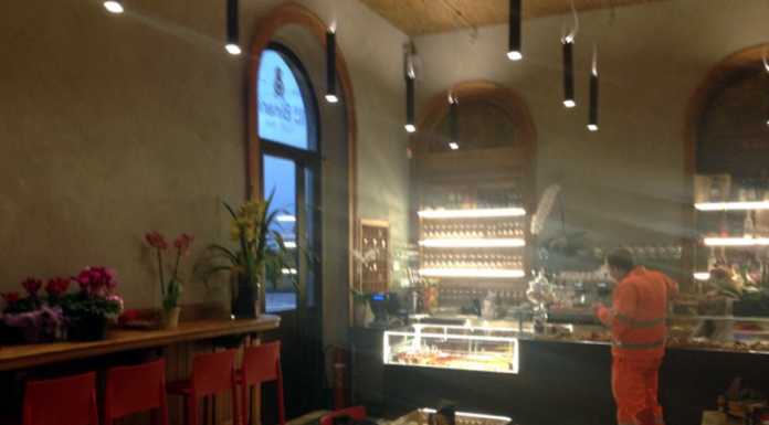 Perledo. La vecchia biglietteria della stazione ferroviaria diventa un bar