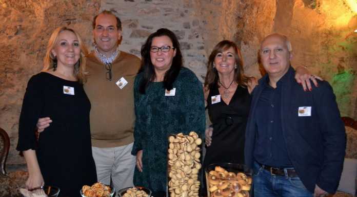 Mandello, cinque neo 50enni in famiglia: festa e solidarietà