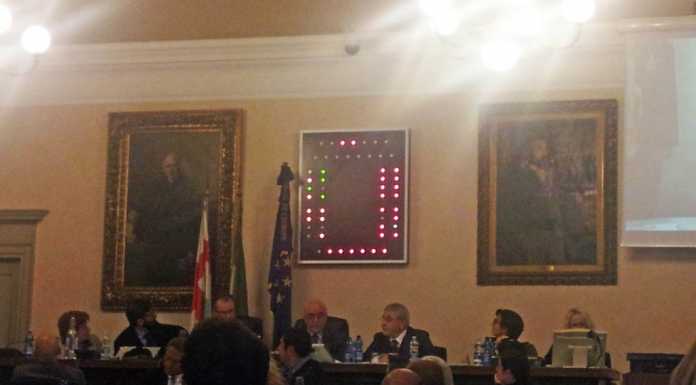 Crollo alla T. Grossi: fiducia agli assessori ma forti le critiche