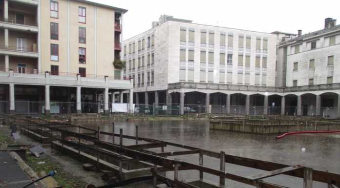 Siringhe usate e rifiuti: Piazza Affari vetrina del degrado