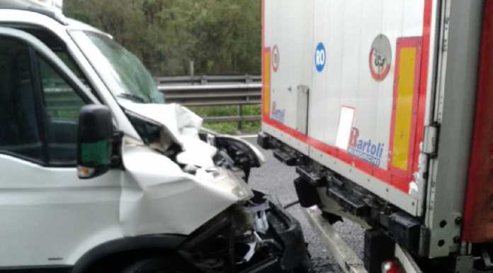 Nibionno: tamponamento a catena e feriti in SS36