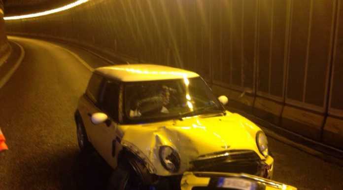 Si schianta nel sottopasso di Lecco, ferita una 24 enne