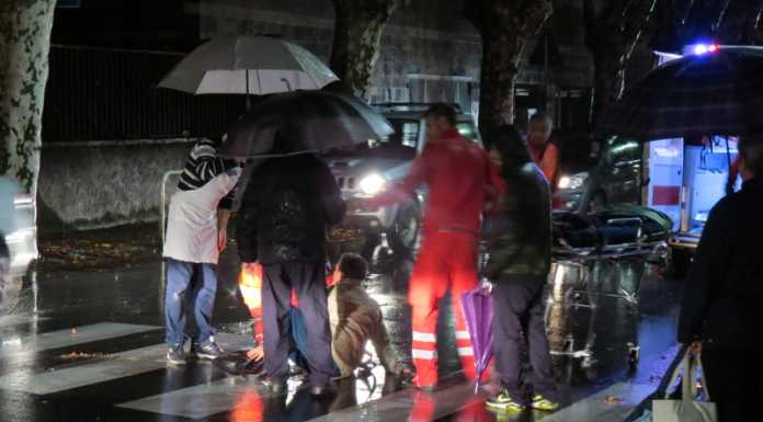 Lecco, investita sulle strisce pedonali, paura per una donna