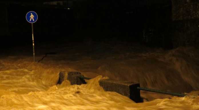 Maltempo: chiusa la SP62 a Balisio, a Lecco il Caldone fa paura (FOTO)