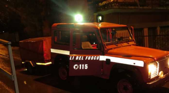 Maltempo: lecchese allagato, notte di lavoro per i pompieri