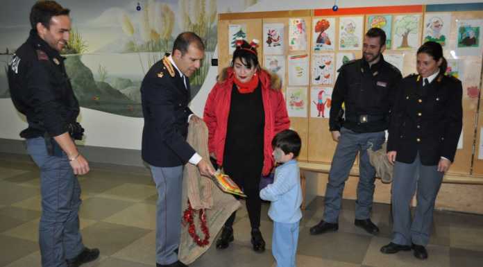 Operazione “sorriso” in Pediatria per gli agenti della Questura
