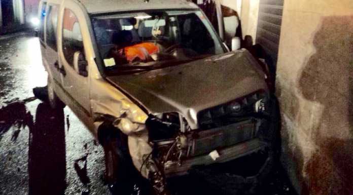 Pescarenico: pauroso scontro tra due auto, illesi i conducenti