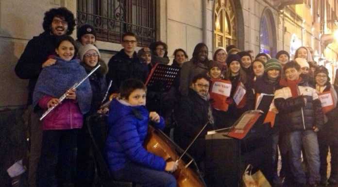 Via Cattaneo ancor più natalizia grazie agli alunni della Kolbe