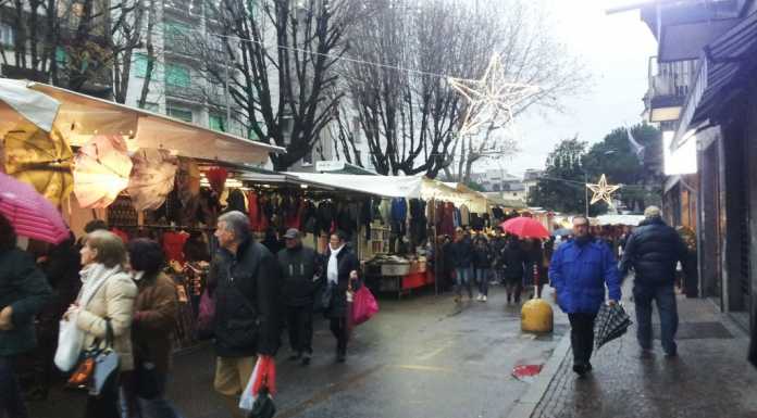Lecco, il mercato torna in centro: mercoledì e sabato sul Viale Dante
