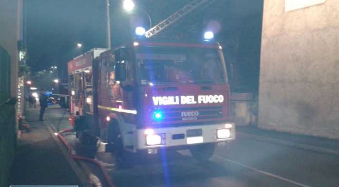 Prende fuoco il tetto di un ristorante, Vvf al lavoro in C. Promessi Sposi