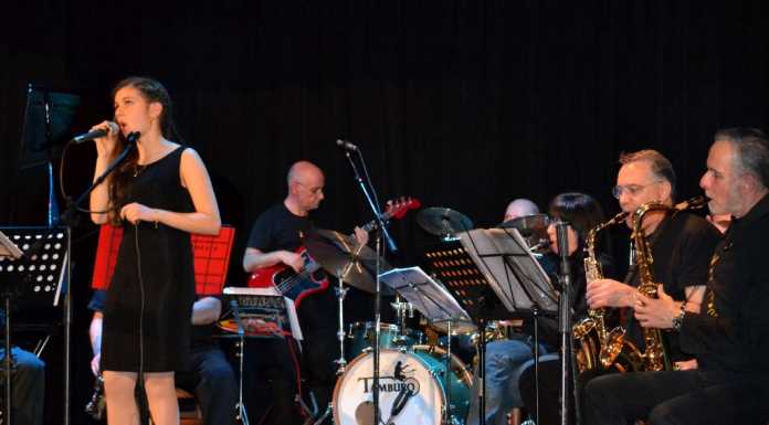 Mandello: Saxomania da applausi e un omaggio a Pino Daniele