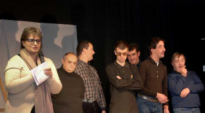 Gruppo amici handicappati: Mandello mette in scena le illusioni