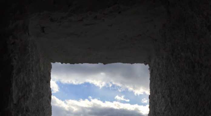 Foto: dal S. Martino una lettrice “incornicia” il lago di Garlate