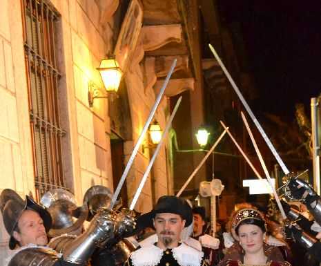 Folla per la “Pesa vegia”: Bellano fa un tuffo nel passato