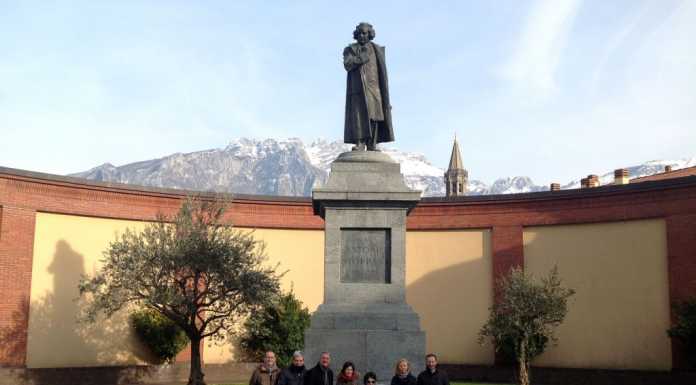 Statua di Stoppani, “un azionariato popolare per restaurarla”