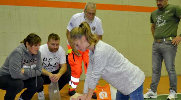 Mandello: in duecento al corso per l’uso del defibrillatore