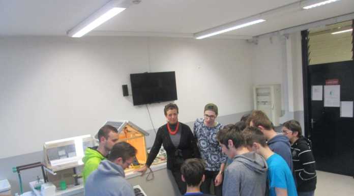 Alle medie di Valmadrera i ragazzi del Fiocchi insegnano domotica