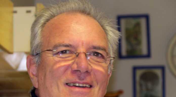 All’alimentari di Malavedo si brinda, Ennio Villa saluta tutti e va in pensione