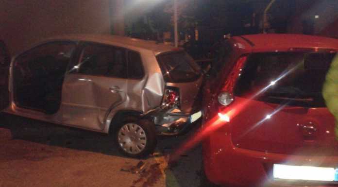 Botto in via Petrarca: auto si fionda contro le vetture in sosta