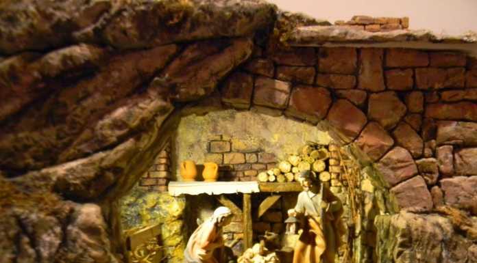 Valmadrera inaugura la tradizionale mostra di presepi artistici