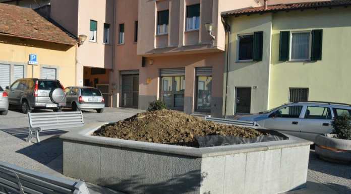 Calolzio : la fontana di Piazza Regazzoni diventa una fioriera
