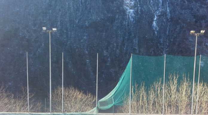 Tremenico: il vento fa danni al centro sportivo