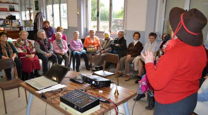 Abbadia, Carnevale con gli anziani tra karaoke e barzellette
