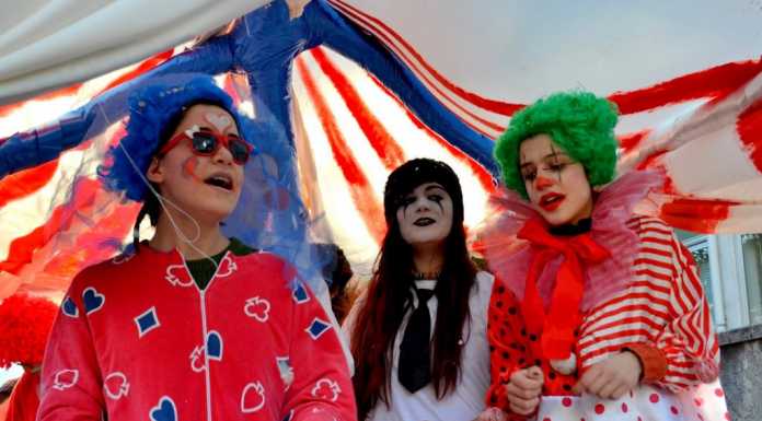 Teatro e sfilata di Carnevale nel weekend dei mandellesi