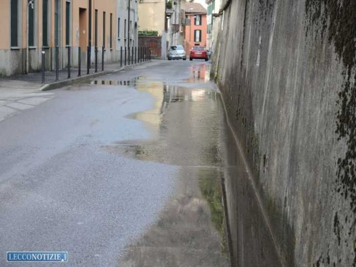Perdita d'acqua_Via Agliati_San Giovanni (2)