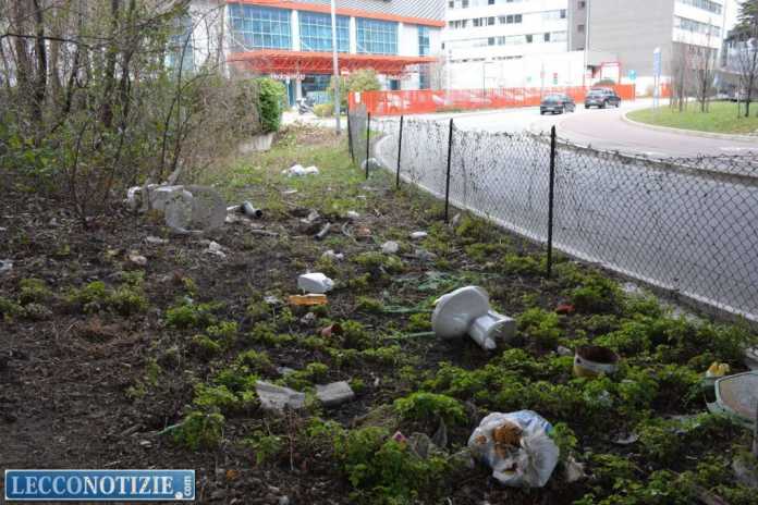 Rifiuti via buozzi (12)