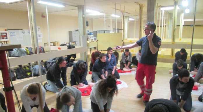 Corso di rianimazione con la CRI per 20 classi del Fiocchi