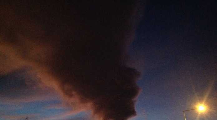 Il vento gioca con le nuvole e…. a Lecco appare un vulcano