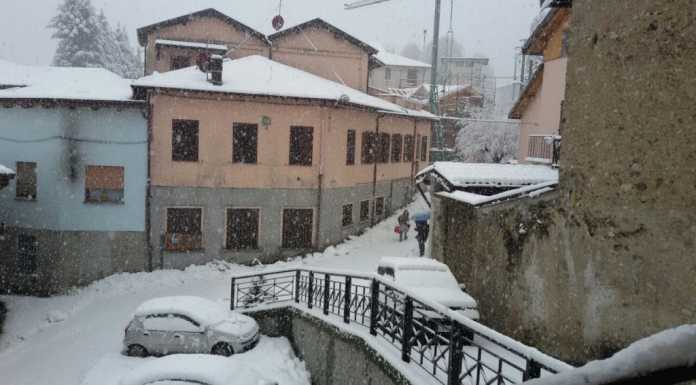 Domenica di maltempo nel lecchese, neve in Valsassina