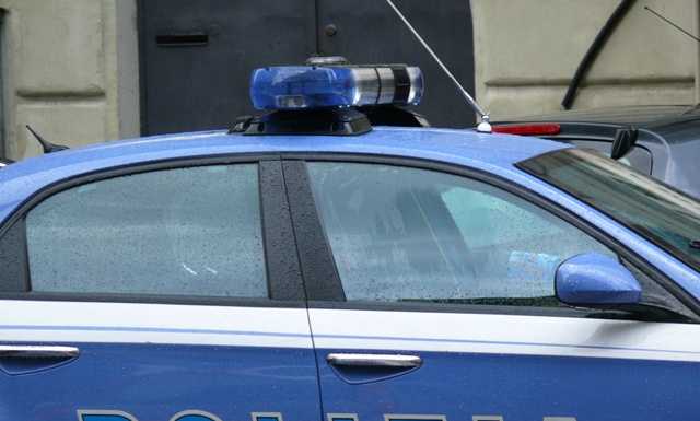 Tentano di raggirare un’anziana, fermati dalla Polizia