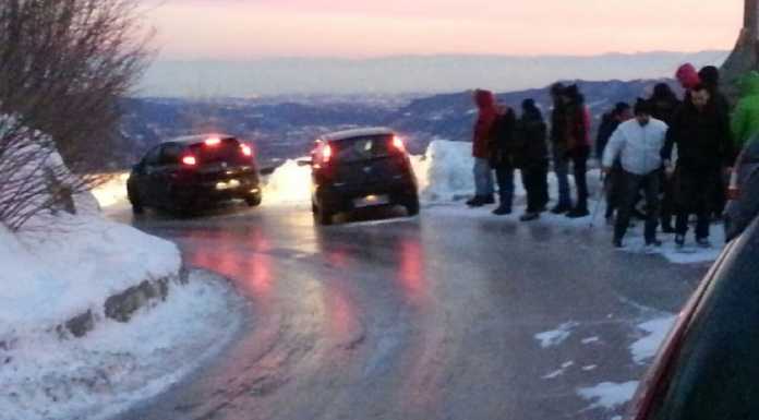 Resinelli, una lastra di ghiaccio “sequestra” i turisti