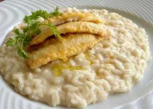 Riso e filetto di pesce persico è la prima ricetta proposta da Ferruccio Castelli.