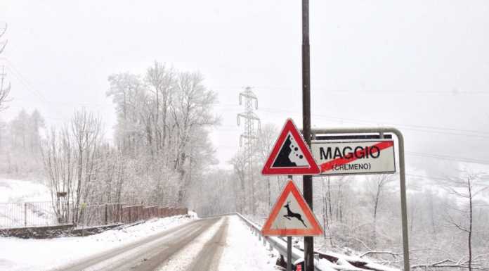 Sabato risveglio sotto la neve in tutta la Valsassina, acqua in città