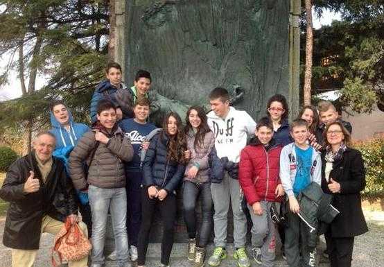 Lecco e Mandello, studenti in visita ai monumenti ai Caduti