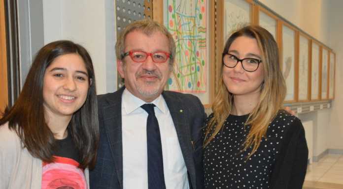 Due “angeli” contro la burocrazia, Maroni le presenta a Lecco