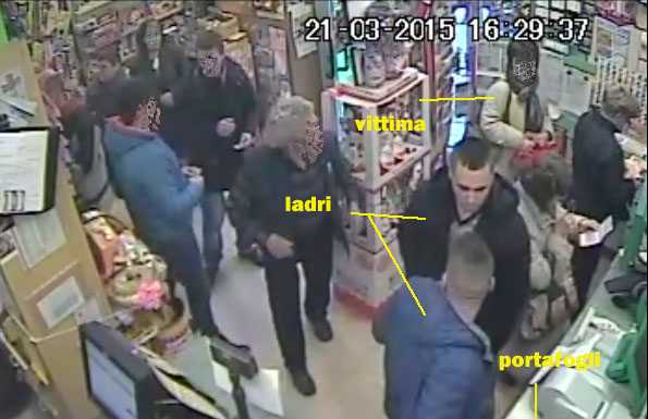 Dervio: derubata in edicola, i ladri ripresi dalle telecamere