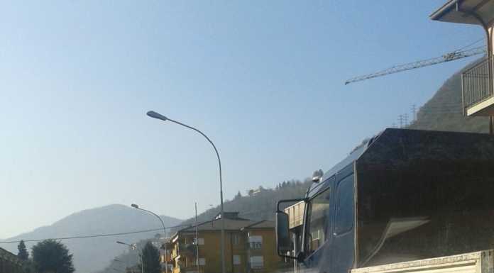 Garlate, tamponamento tra camion e auto, 3 feriti lievi in ospedale