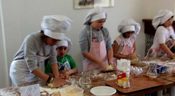 Oratorio di Abbadia: bimbi della primaria a lezione di cucina