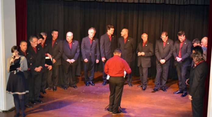 Gruppo vocale “Città di Erba”, simpatia e bel canto a Mandello